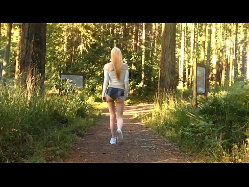 ❤️ Smuk kvinde bevæger sig langsomt, ikke nøgen video ❤ Porno at da.shufflesex-com.ru ❤