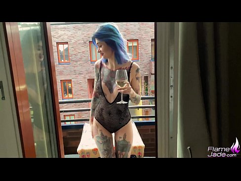 ❤️ Kæmpe pige suger med en sut og knepper lidenskabeligt under åben himmel ❤ Porno at da.shufflesex-com.ru ❤